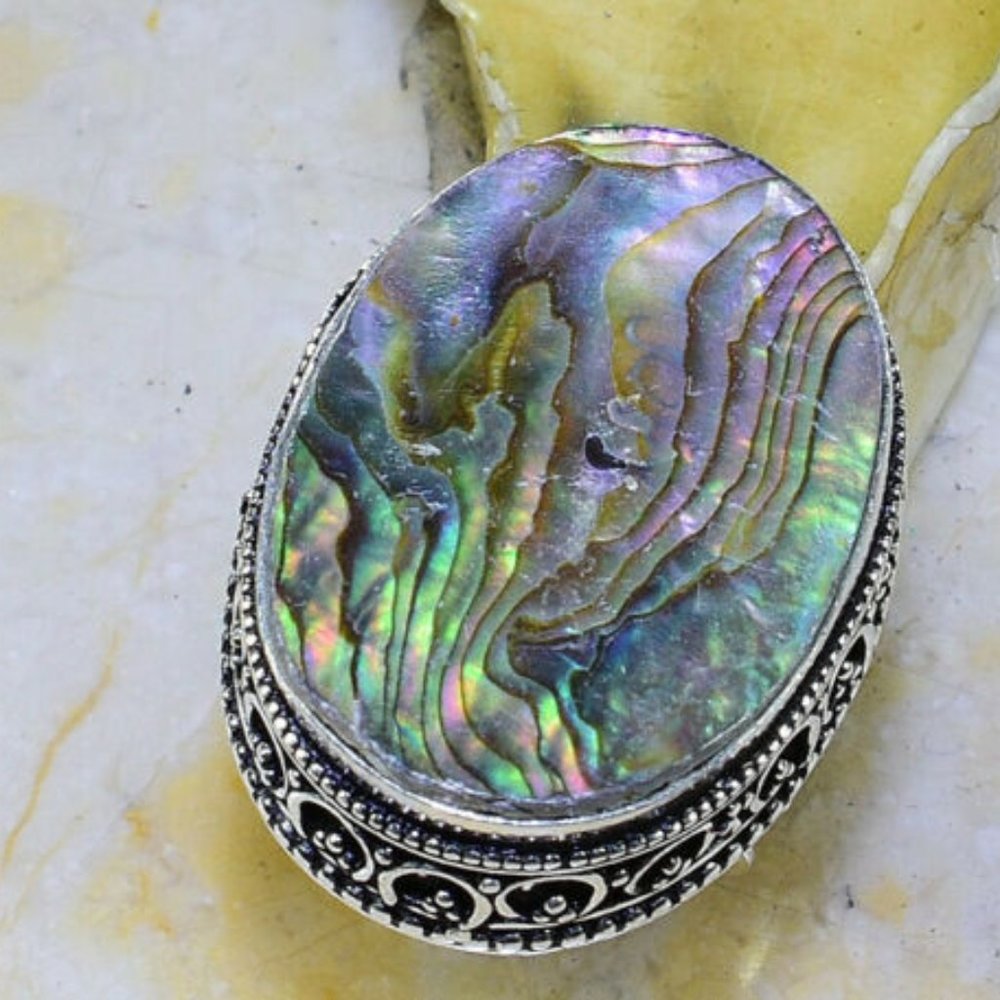** BRAND NEW ** BEAUTIFUL ABALONE RING - Picture 1 of 1